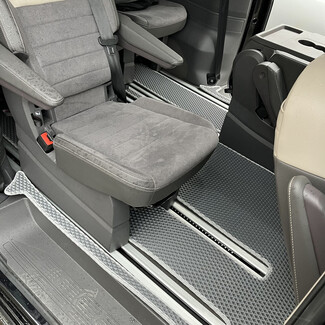 Коврики на Volkswagen Multivan (T7) 2021 - 2026 в Перми Коврики на Volkswagen Multivan (T7) 2021 - 2026 в Перми