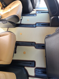 Коврики на KIA Carnival IV 11 мест 2020 - 2025 в Перми Коврики на KIA Carnival IV 11 мест 2020 - 2025 в Перми