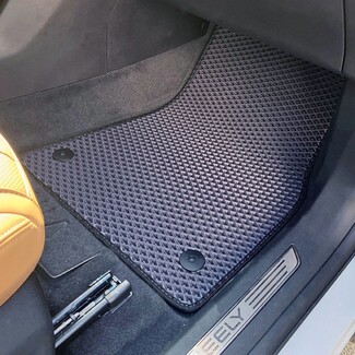 Коврики на Geely Monjaro 2022 - 2026 в Перми Коврики на Geely Monjaro 2022 - 2026 в Перми